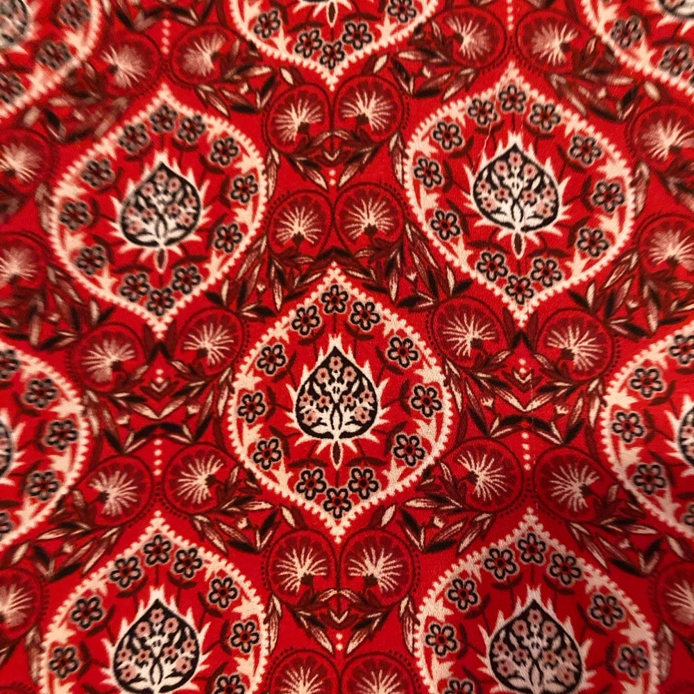 LOFT Red Patterned Top - Picture 3 of 9